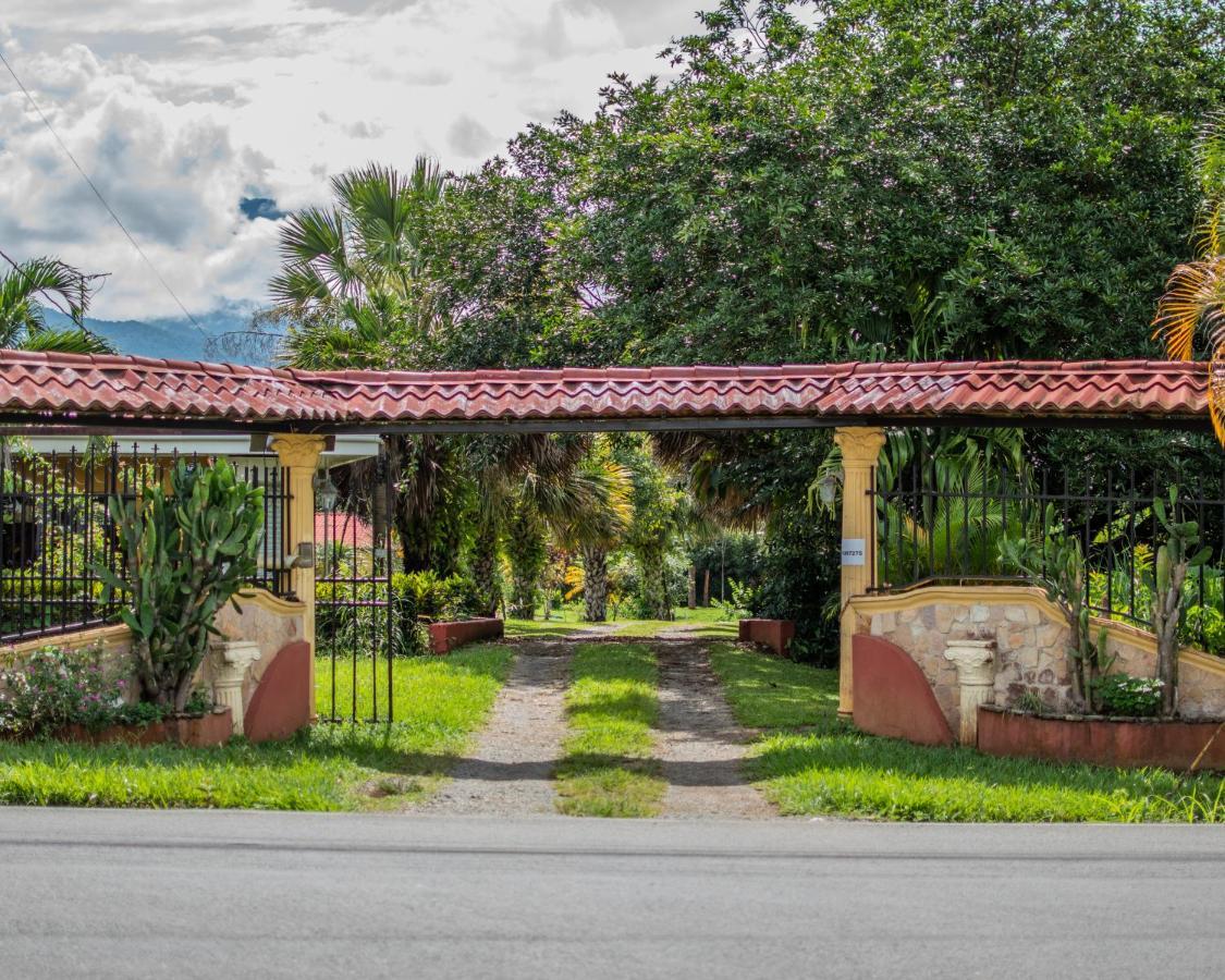 Linda Casa De Verano Con Amplias Zonas Verdes San Isidro De El General Exterior foto